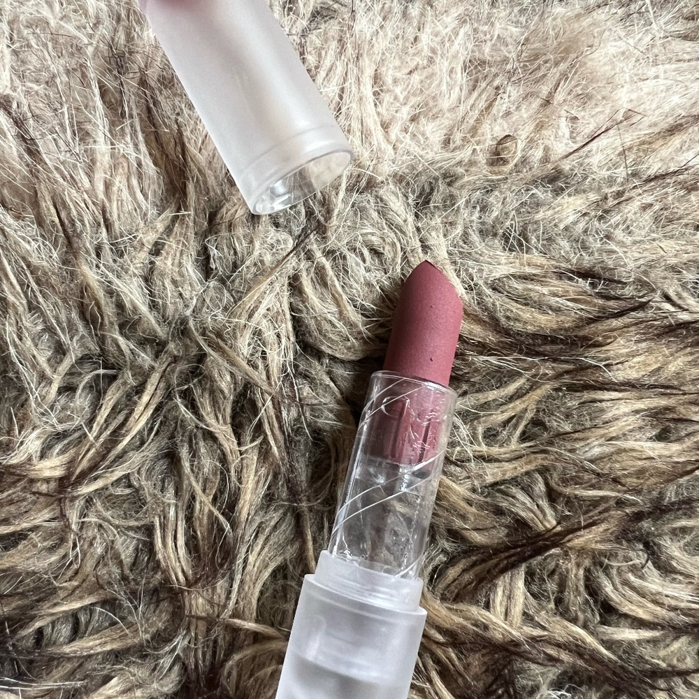 Brand New Sunnies Face Fluffmate in 143